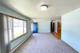 402 N Van Buren Ave, Springfield, MN 56087 - Photo 10