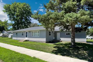 402 N Van Buren Ave, Springfield, MN 56087 - Photo 2