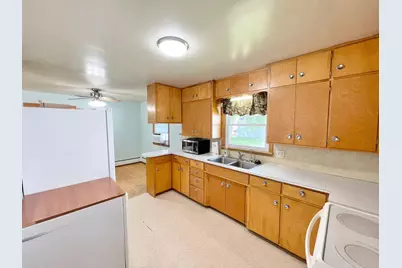 402 N Van Buren Avenue, Springfield, MN 56087 - Photo 22
