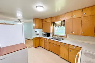 402 N Van Buren Ave, Springfield, MN 56087 - Photo 22