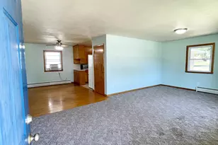 402 N Van Buren Ave, Springfield, MN 56087 - Photo 6