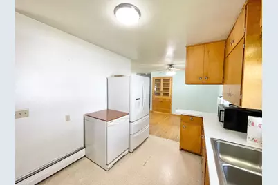 402 N Van Buren Avenue, Springfield, MN 56087 - Photo 24