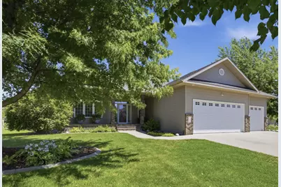 868 32nd Street S, Moorhead, MN 56560 - Photo 2