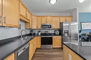 301 Oak Grove St, Minneapolis, MN 55403 - Photo 16