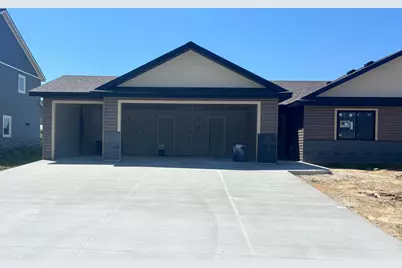 305 11th Street N, Goodhue, MN 55027 - Photo 1