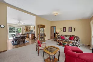 403 W Margaret St, Fairmont, MN 56031 - Photo 4