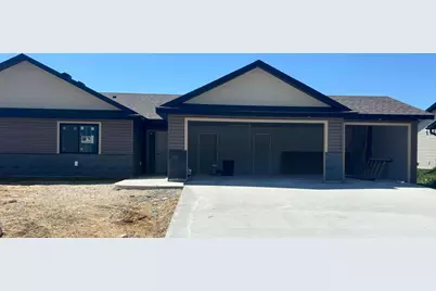 307 11th Street N, Goodhue, MN 55027 - Photo 1