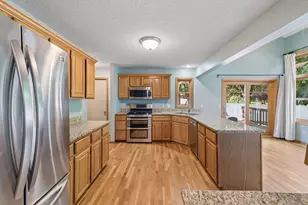 4601 Fairway Hills Dr, Eagan, MN 55123 - Photo 8