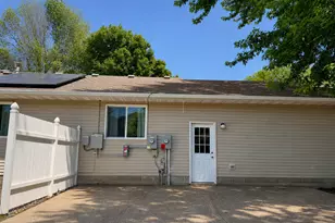 1720 SE Smith Ave, Owatonna, MN 55060 - Photo 4