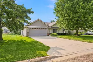 1235 35th Ave N, Saint Cloud, MN 56303 - Photo 2