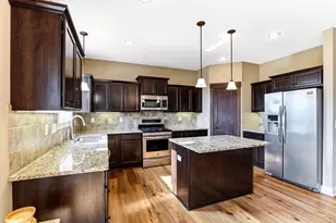 157 Dongola Ln, Shakopee, MN 55379 - Photo 8