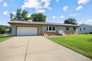 403 Jane Street E, Morristown, MN 55052 - Photo 2