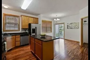 10012 Iris Ln, Eden Prairie, MN 55347 - Photo 4