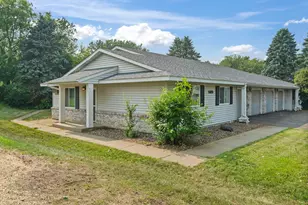 1105 Bartosh Ln, River Falls, WI 54022 - Photo 4