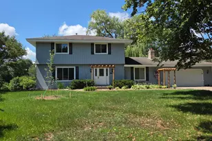 2755 Olive Ln N, Plymouth, MN 55447 - Photo 2