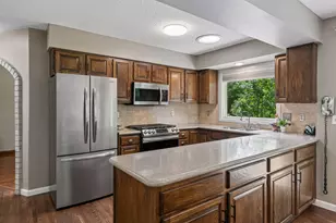 14886 Tealwood Ct, Eden Prairie, MN 55347 - Photo 10