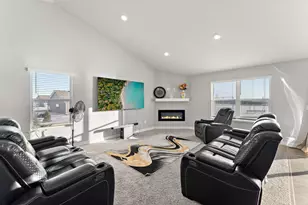 5124 Mustang Cir, Woodbury, MN 55129 - Photo 2