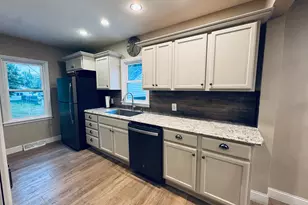 314 Colfax Ave NW, Renville, MN 56284 - Photo 10