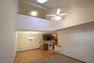 207 Primrose Ct, Vadnais Heights, MN 55127 - Photo 2