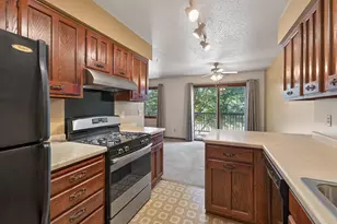 3915 Gershwin Ave N, Oakdale, MN 55128 - Photo 10