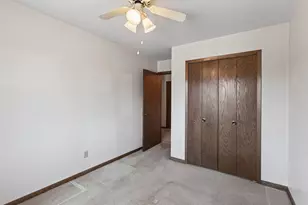 3915 Gershwin Ave N, Oakdale, MN 55128 - Photo 16