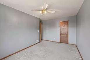 3915 Gershwin Ave N, Oakdale, MN 55128 - Photo 12