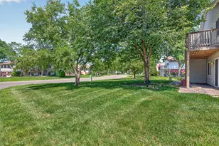 3915 Gershwin Ave N, Oakdale, MN 55128 - Photo 26