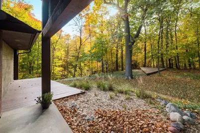 606 Carver Beach Road, Chanhassen, MN 55317 - Photo 2