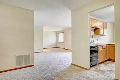 6240 Magda Drive #D, Maple Grove, MN 55369 - Photo 2