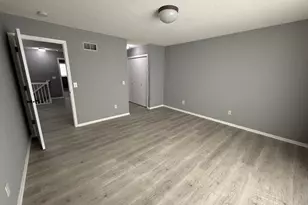 9113 Medley Cir, Golden Valley, MN 55427 - Photo 32