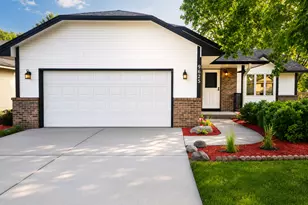 9625 Sheridan Ave N, Brooklyn Park, MN 55444 - Photo 2