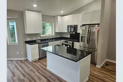 9625 Sheridan Avenue N, Brooklyn Park, MN 55444 - Photo 4