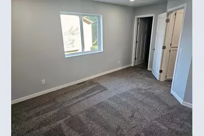 9625 Sheridan Avenue N, Brooklyn Park, MN 55444 - Photo 8