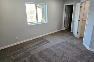 9625 Sheridan Ave N, Brooklyn Park, MN 55444 - Photo 8