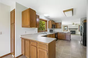 12930 Emmer Pl, Apple Valley, MN 55124 - Photo 10