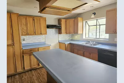 312 Merriam Avenue, Montevideo, MN 56265 - Photo 4