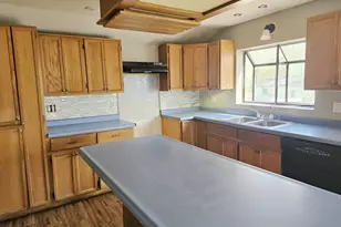 312 Merriam Ave, Montevideo, MN 56265 - Photo 4