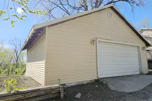 312 Merriam Ave, Montevideo, MN 56265 - Photo 2