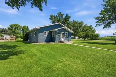 604 E Walnut Avenue, Olivia, MN 56277 - Photo 2