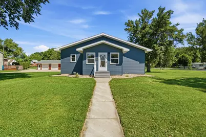 604 E Walnut Avenue, Olivia, MN 56277 - Photo 1