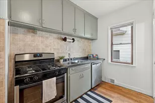 1217 6th St E, Saint Paul, MN 55106 - Photo 10