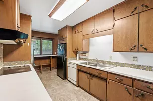 8274 Hidden Bay Trail N, Lake Elmo, MN 55042 - Photo 12