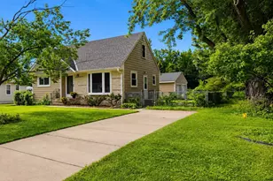 8933 Wally Dr, Golden Valley, MN 55427 - Photo 2