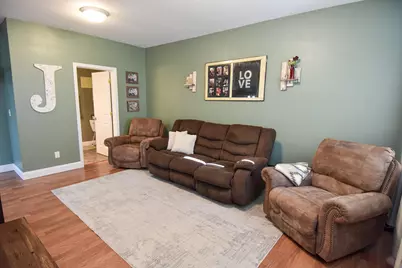704 Tindolph Avenue S, Thief River Falls, MN 56701 - Photo 6