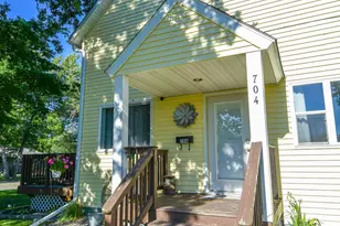 704 Tindolph Ave S, Thief River Falls, MN 56701 - Photo 4