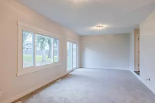 101 Canabury Ct, Little Canada, MN 55117 - Photo 18