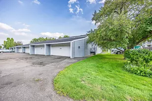 101 Canabury Ct, Little Canada, MN 55117 - Photo 1