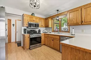 1309 Fremont Ct, Burnsville, MN 55306 - Photo 2