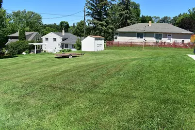 401 N Burlington Avenue, Fergus Falls, MN 56537 - Photo 8