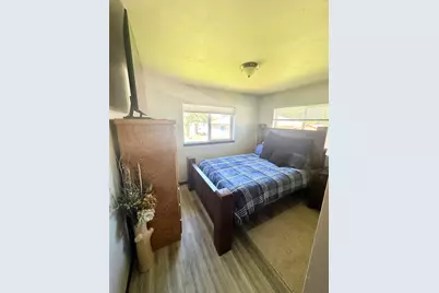 401 N Burlington Avenue, Fergus Falls, MN 56537 - Photo 16